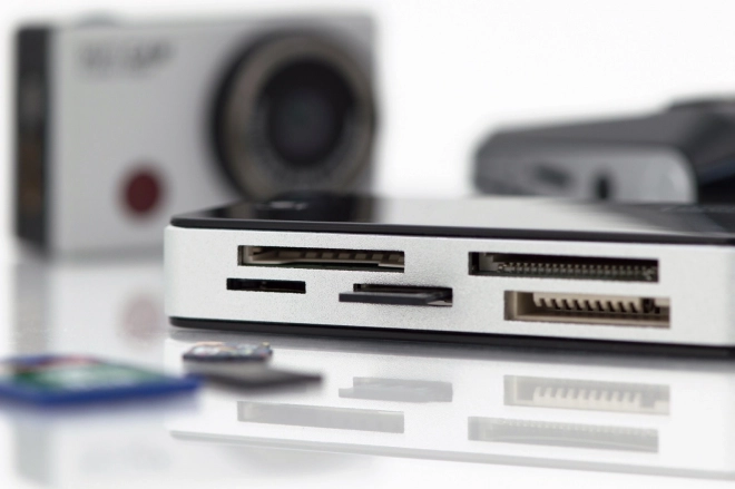 lettore di schede di memoria a 5 porte USB 3.0 SuperSpeed