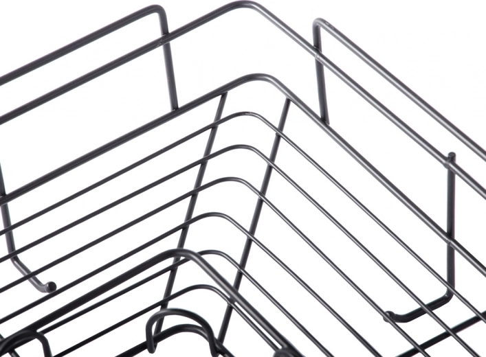 Trdna kovinska konstrukcija