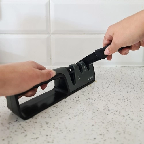 Safe and comfortable sharpening