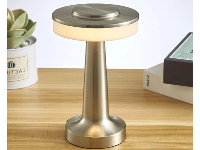 Elegantní kovový design do každého interiéru