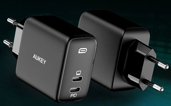 Aukey omnia duo smart compact charger