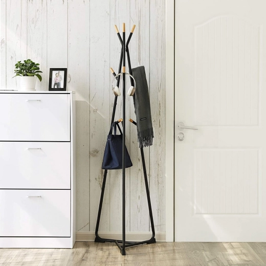 Hooks at different heights for the whole family