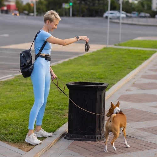 Tappetini igienici monouso con sacchetti per cani