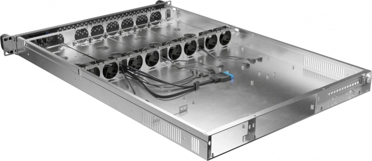 Advanced cooling: 8× 40 mm PWM with low noise