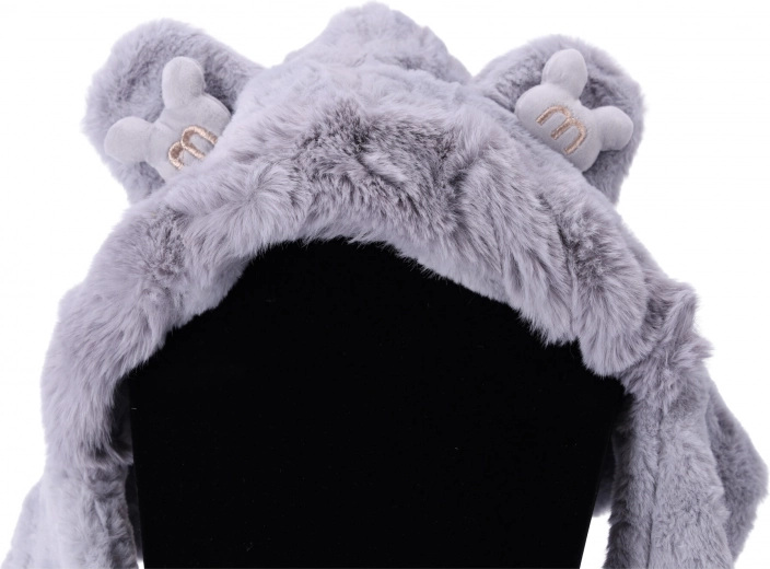 Aspetto adorabile con orecchiette