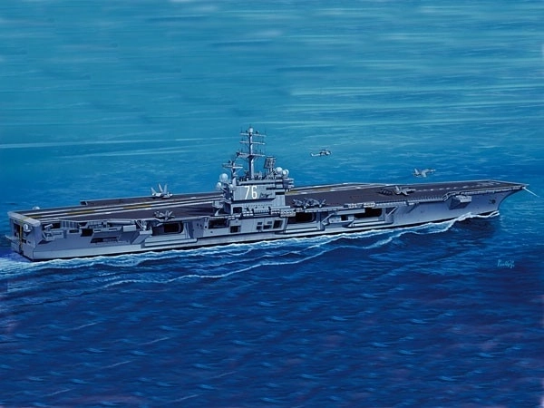 Modello in plastica della portaerei USS Ronald Reagan