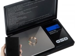 Pocket digital scale with 0.1 g accuracy and 500 g capacity