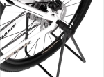 Inklapbare servicestandaard voor het achterwiel van de fiets