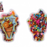 Sæt med farverige plastikperler til skabelse